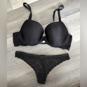 Victoria’s Secret Dream Angels
Elegant Black Lace Bra and Panty Set